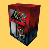 Stranger Things Tasse, Untersetzer und Schlüsselanhänger Set Hellfire