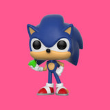 Sonic With Emerald Funko Pop! (284) Sonic The Hedgehog
